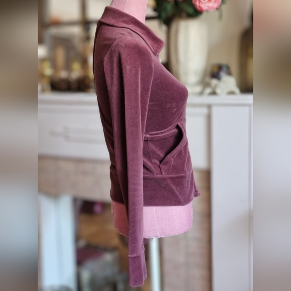 Armani Exchange velour zip-up jacket. Size extra small. - Picture 5 of 7